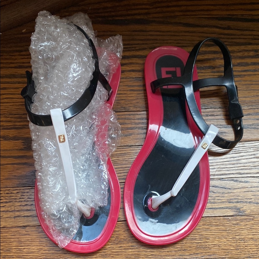Fendi Black and Pink Women's Sandals.